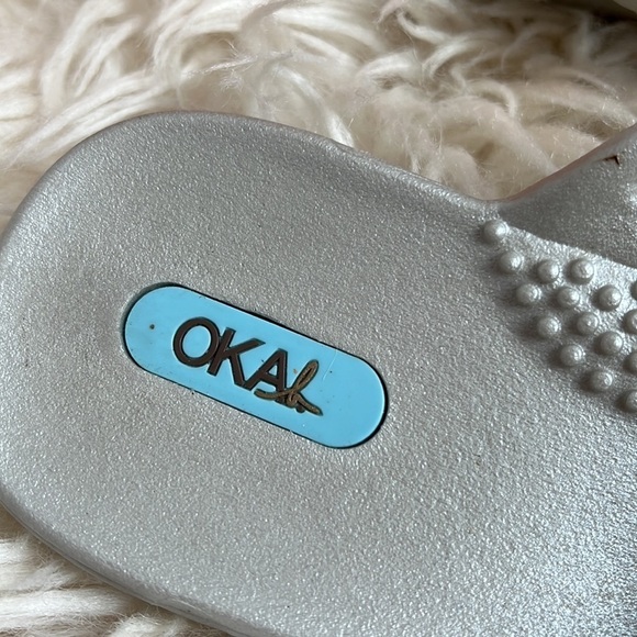 OKA-B LIGHT SILVER BEADS FLIP FLOPS SANDALS WOMEN SIZE S/5.5 - Picture 5 of 8